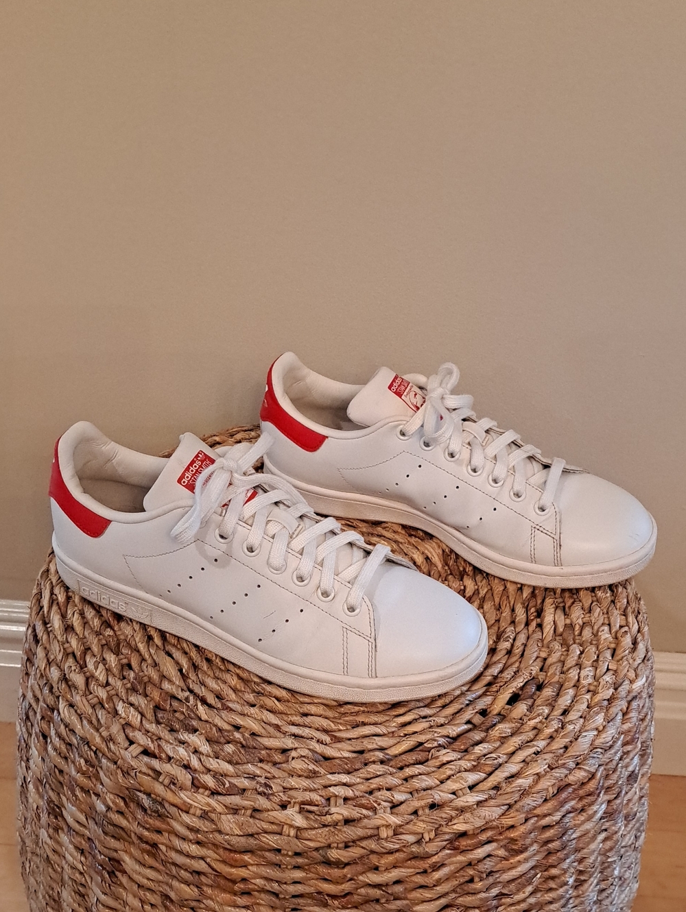 Adidas Mens Stan Smith‎ Athleisure/Preppy/80's White/Red Leather Low Sneakers 8